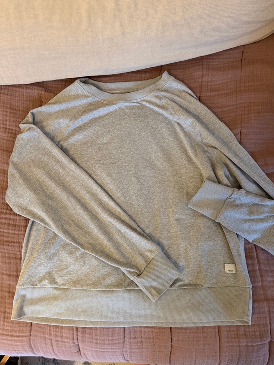Vuori Tops - Vuori Halo crew in Medium - EUC